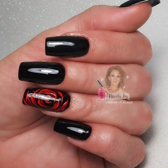 Esmalte de uñas semipermanente color: Drop base gel NEGRO SEMIPERMANENTE - 10,8 ml Nailfor 9,99 € 2