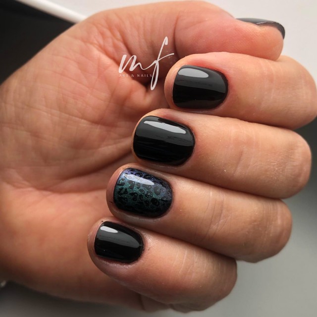 Semipermanente smalto colore per unghie: FANTASY Smalto Gel Semipermanente - 001FAN Nero Nailfor 6,99 €