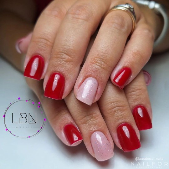 Semi-permanent nail polish color: Fantasy Semi-permanent Gel Polish - 041FAN Nailfor €6.99 2