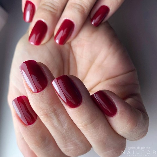 Semi-permanent nail polish color: Fantasy Semi-permanent Gel Polish - 042FAN Nailfor €6.99 2