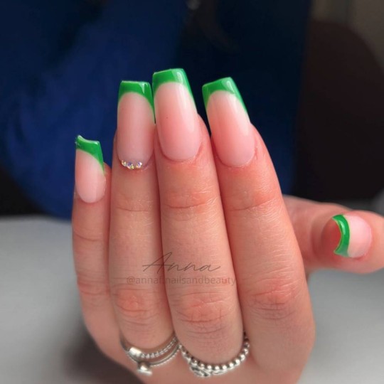 Semipermanente smalto colore per unghie: FANTASY Smalto Gel Semipermanente - 053FAN Nailfor 6,99 € 2