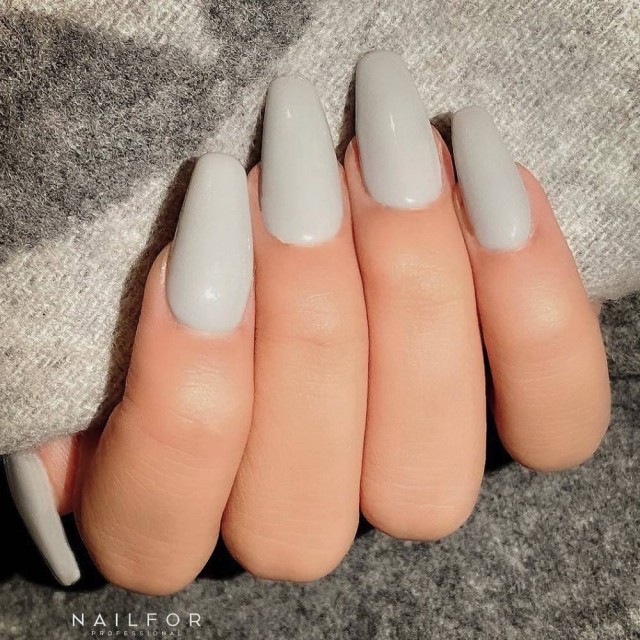 Semi-permanent nail polish color: Fantasy Semi-permanent Gel Polish - 075FAN Nailfor €6.99