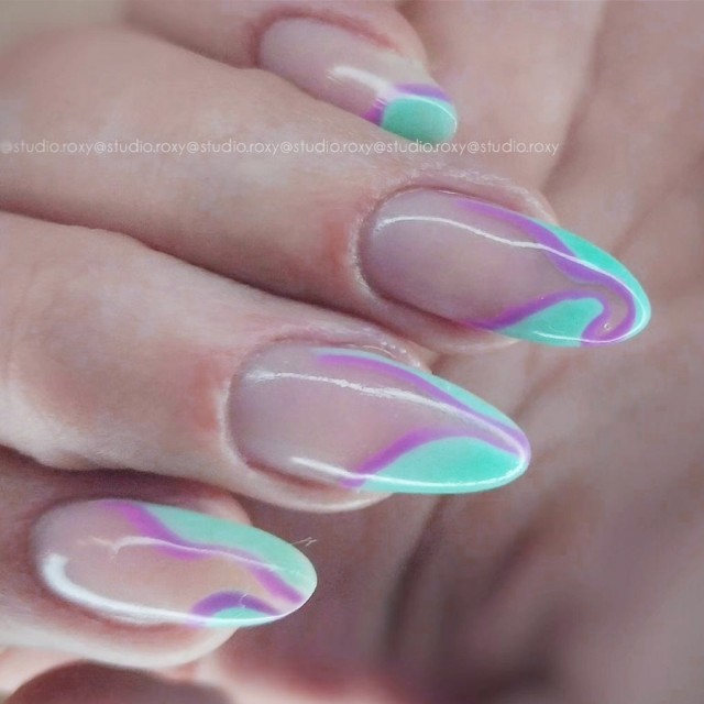 Semi-permanent nail polish color: Fantasy Semi-permanent Gel Polish - 128FAN Nailfor €6.99