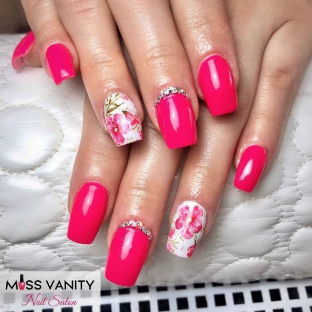 Semi-permanent nail polish color: Fantasy Semi-permanent Gel Polish - 147FAN Nailfor €6.99