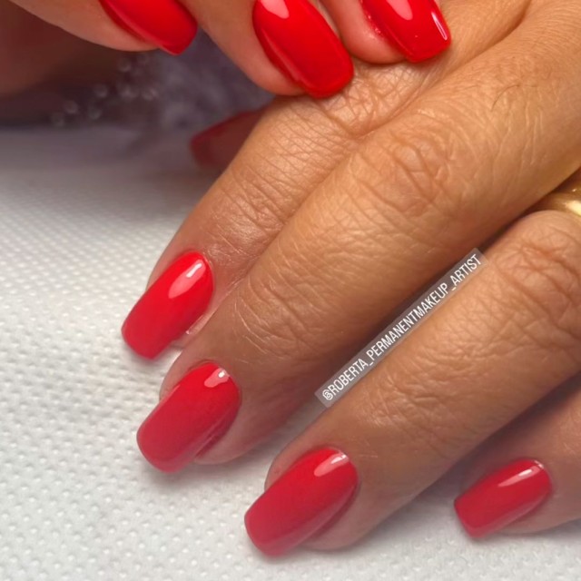 Semi-permanent nail polish color: Fantasy Semi-permanent Gel Polish - 187FAN Nailfor €6.99