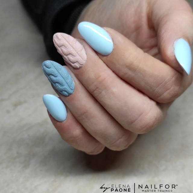 Semi-permanent nail polish color: Fantasy Semi-permanent Gel Polish - 210 Nailfor €6.99
