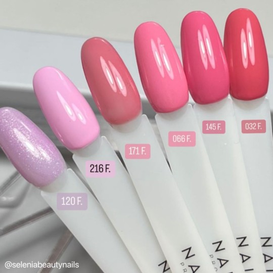 Semi-permanent nail polish color: Fantasy Semi-permanent Gel Polish - 216 Nailfor €6.99 2