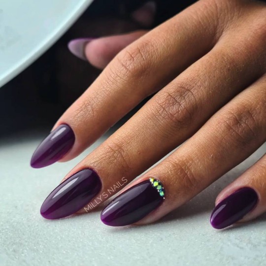 Semipermanente smalto colore per unghie: FANTASY Smalto Gel Semipermanente - 236 Nailfor 6,99 € 2