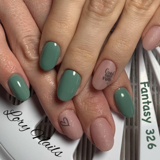 Semipermanente smalto colore per unghie: FANTASY Smalto Gel Semipermanente - 326 Nailfor 6,99 € 2