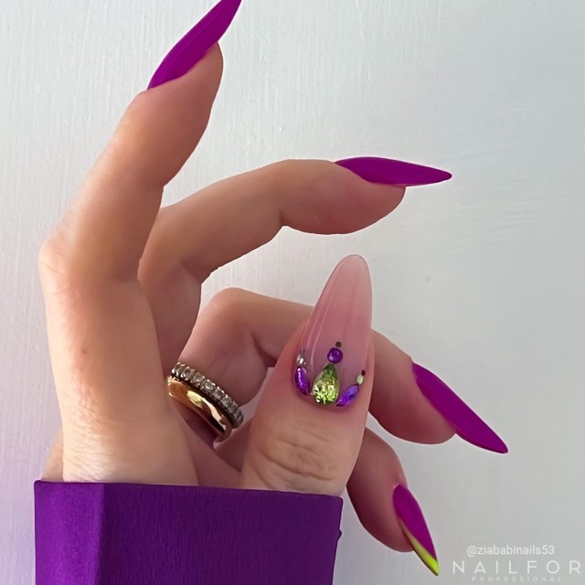 Vernis à ongles semi-permanent couleur : Fantasy Semi-permanent Gel Polish - 370 Nailfor 6,99 €