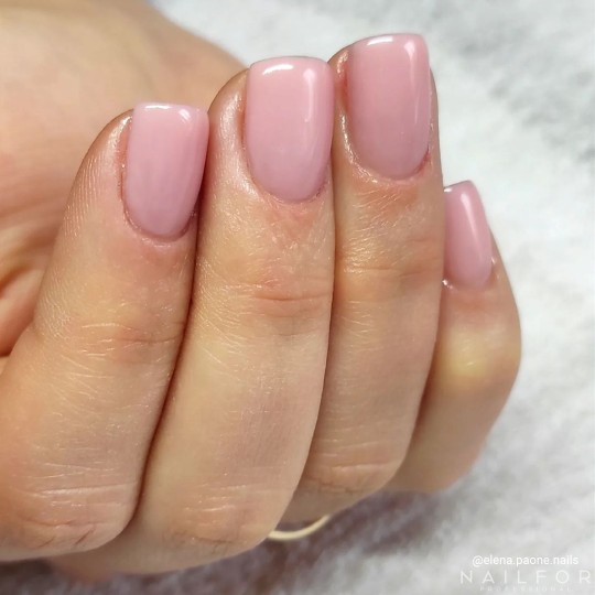 Semipermanente smalto colore per unghie: FANTASY Smalto Gel Semipermanente - 391 lattiginoso Nailfor 6,99 € 2