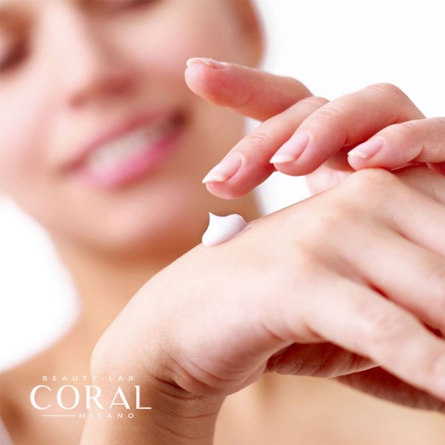 MASCHERA MANI CORAL Idratante con Cera d'Api -...