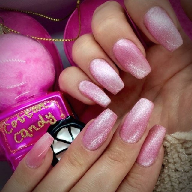 Semi-permanent nail polish color: New Cat eye 5d 30 Pink Nailfor €11.99