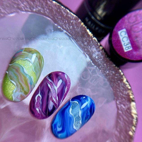 Vernis à ongles semi-permanent couleur : New Cat eye 5d 40 Mostaza Fluo Nailfor 11,99 € 2