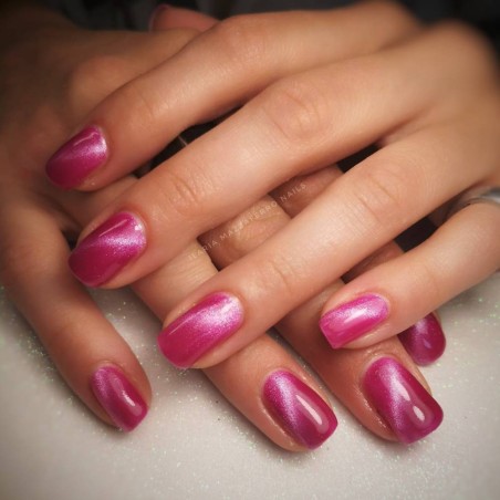 Semi-permanent nail polish color: New Cat eye 5d 41 Fuxia Shine Nailfor €11.99 Semi-permanent nail polish color: New Cat eye 5d 41 Fuxia Shine Nailfor €11.99