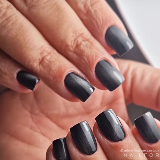Semi-permanent nail polish color: New Cat eye 5d 42 Grey Nailfor €11.99 2