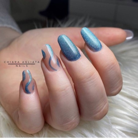 Semi-permanent nail polish color: New Cat eye 5d 44 Night Nailfor €11.99