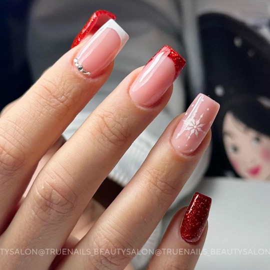 Semi-permanent nail polish color: Fantasy Semi-permanent Gel Polish - 316 bright red glitter Nailfor €6.99 2