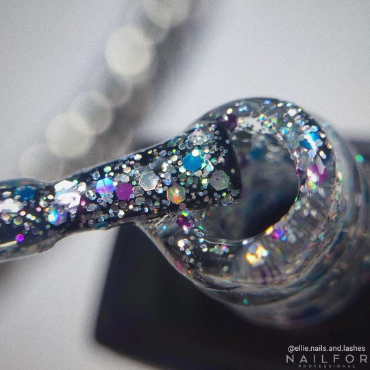 Semi-permanent nail polish color: Chic SEMI-PERMANENT NAIL POLISH - 463 Nailfor €7.99 2