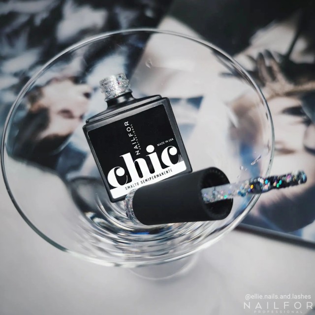 Semi-permanent nail polish color: Chic SEMI-PERMANENT NAIL POLISH - 463 Nailfor €7.99