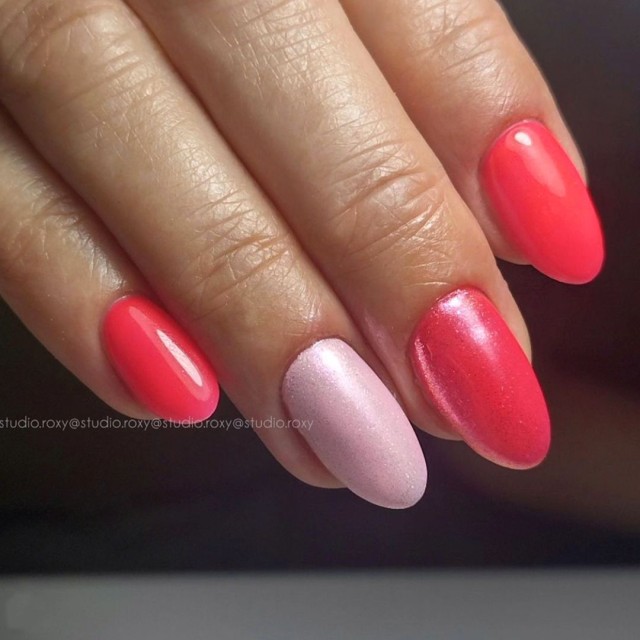 Semi-permanent nail polish color: Fantasy Semi-permanent Gel Polish - 180FAN Nailfor €6.99