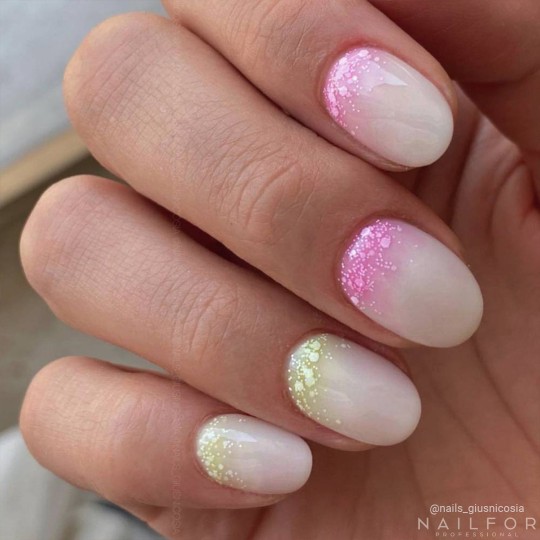 Semi-permanent nail polish color: Fantasy Semi-permanent Gel Polish - 399 confetti Nailfor €7.99 2