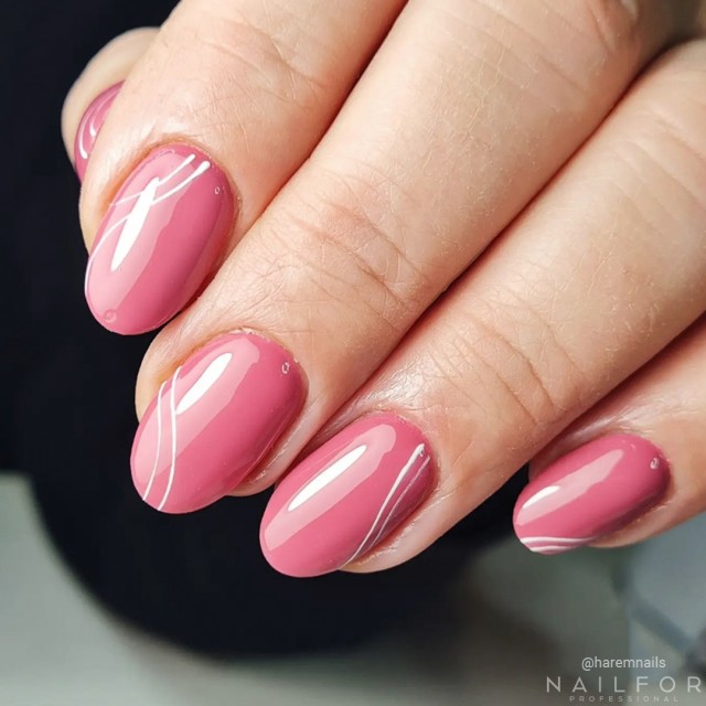 Semi-permanent nail polish color: Chic SEMI-PERMANENT NAIL POLISH - 035 Nailfor €7.99