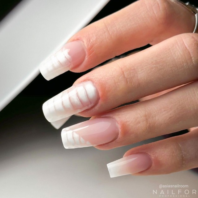 Vernis à ongles semi-permanent couleur : Drop base gel Clear SEMIPERMANENT TRANSPARENT - 10,8ML Nailfor €9.99