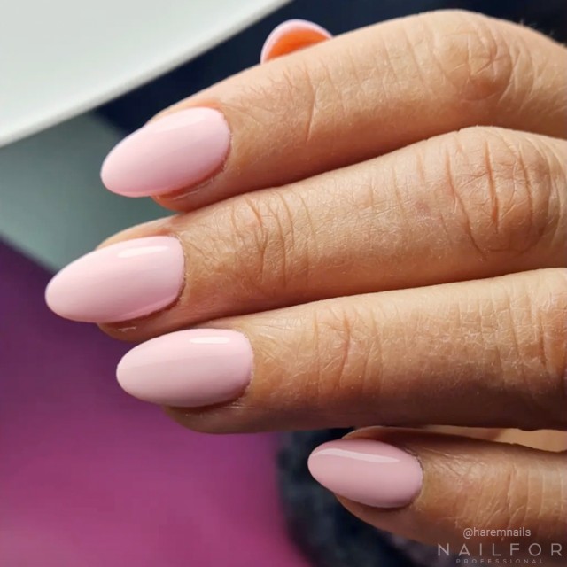 Semipermanente smalto colore per unghie: CHIC SMALTO SEMIPERMANENTE - 223 Nailfor 7,99 €