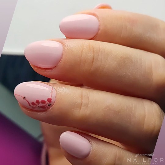 Semi-permanent nail polish color: Chic SEMI-PERMANENT NAIL POLISH - 034 Nailfor €7.99 2
