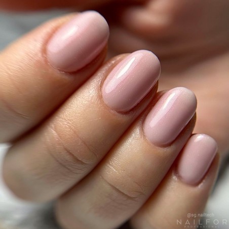 Semi-permanent nail polish color: Chic SEMI-PERMANENT NAIL POLISH - 443 Pearl Effect Nailfor €7.99