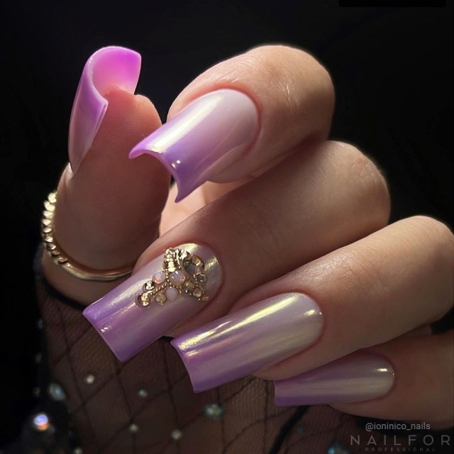 Semi-permanent nail polish color: Chic SEMI-PERMANENT NAIL POLISH - 511 Nailfor €7.99