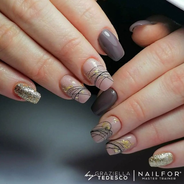 Semi-permanent nail polish color: Fantasy Semi-permanent Gel Polish - 254 Nailfor €6.99