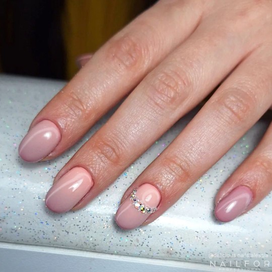 Semi-permanent nail polish color: Thermos SEMI-PERMANENT NAIL POLISH 29TH Nailfor €8.99 2