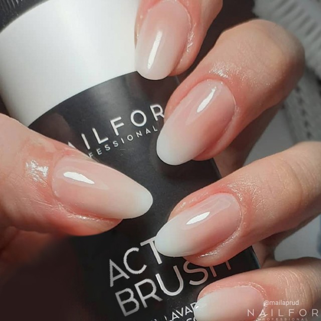 Accessoires pour ongles, nails nail art Spray nettoyant pour pinceaux Active Brush de haute qualité - 150 ml Nailfor 4,99 € Nail