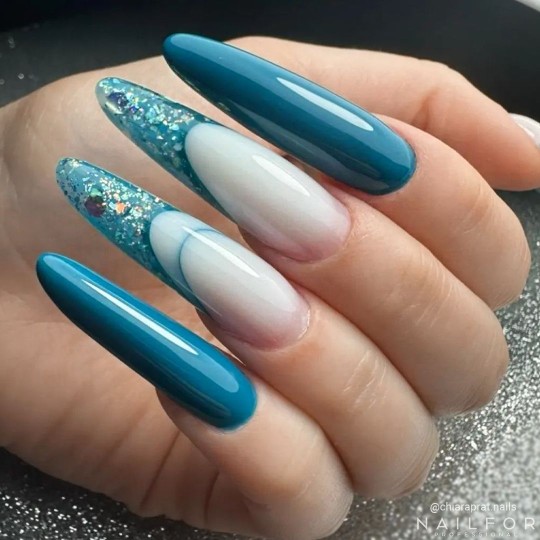 Semipermanente smalto colore per unghie: CHIC SMALTO SEMIPERMANENTE - 324 Nailfor 7,99 € 2