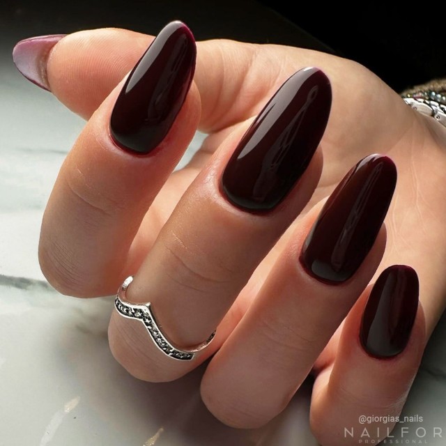 Semi-permanent nail polish color: Fantasy Semi-permanent Gel Polish - 199FAN Nailfor €6.99