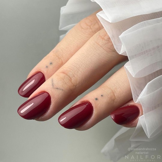 Vernis à ongles semi-permanent couleur : Chic SEMI-PERMANENT NAIL POLISH - 392 Nailfor 7,99 € 2