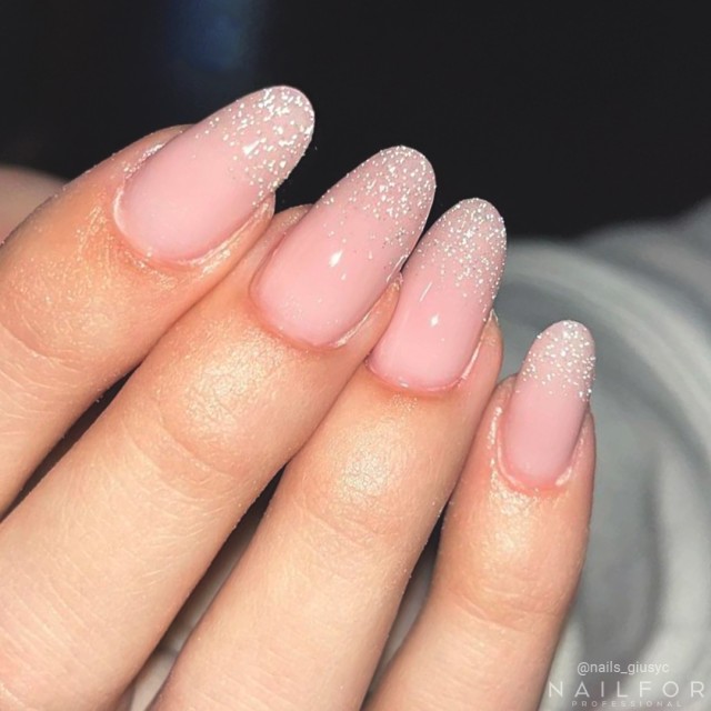 Top Disco Silver Gel de reconstrucción de uñas brillante sin dispersión - 15 ml Nailfor 11,99 €