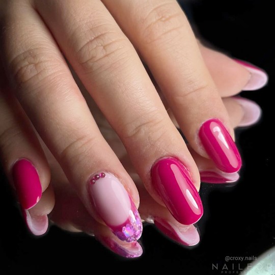 Semi-permanent nail polish color: Fantasy Semi-permanent Gel Polish - 225 Nailfor €6.99 2