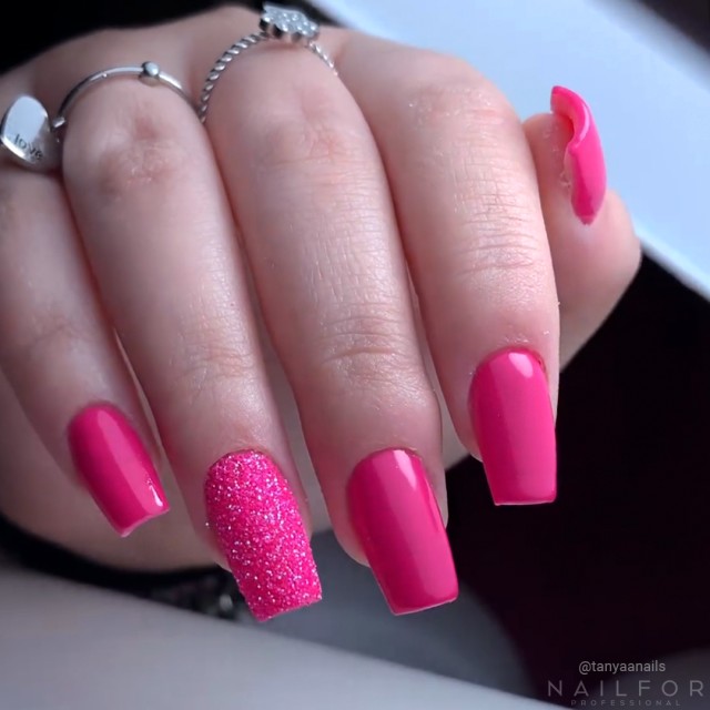 Esmalte de uñas semipermanente color: Chic ESMALTE DE UÑAS SEMIPERMANENTE - 500 Nailfor 7,99 €