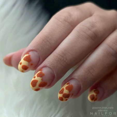 Semi-permanent nail polish color: Chic SEMI-PERMANENT NAIL POLISH - 123 Yellow Nailfor €7.99