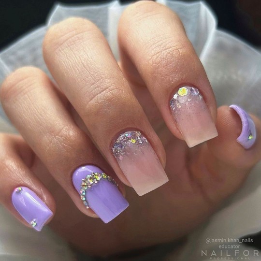 Semi-permanent nail polish color: Chic SEMI-PERMANENT NAIL POLISH - 130 Lilac Nailfor €7.99 2
