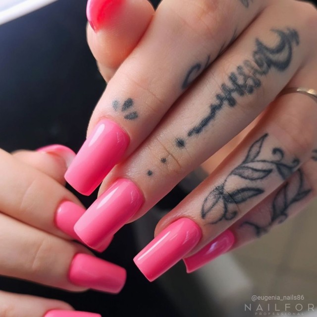 Semi-permanent nail polish color: Fantasy Semi-permanent Gel Polish - 145FAN Nailfor €6.99
