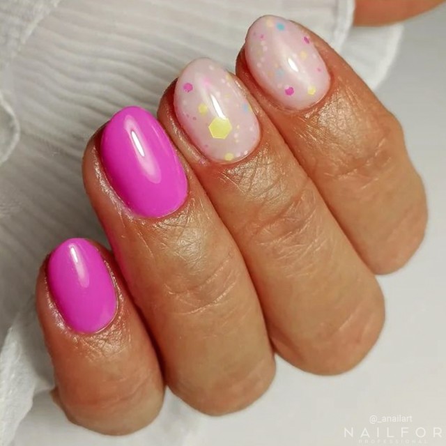 Esmalte de uñas semipermanente color: Fantasy Esmalte semipermanente Gel - 392 confetti Nailfor 7,99 €