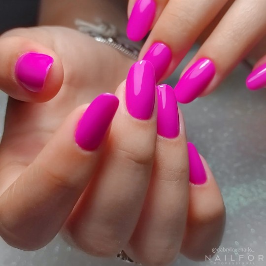 Semi-permanent nail polish color: Fantasy Semi-permanent Gel Polish - 479 Nailfor €6.99 2