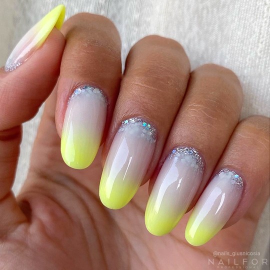 Esmalte de uñas semipermanente color: Chic ESMALTE DE UÑAS SEMIPERMANENTE - 163 Fluo FLUORESCENTE Nailfor 7,99 € 2