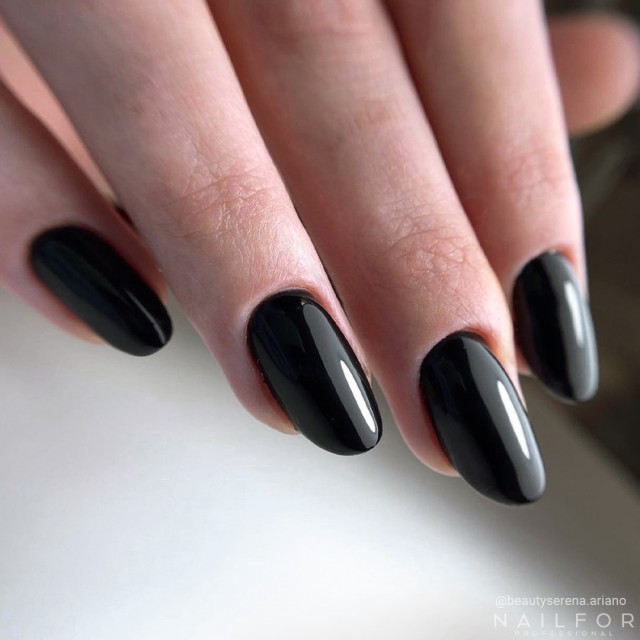 Esmalte de uñas semipermanente color: Chic ESMALTE DE UÑAS SEMIPERMANENTE - 001 Nailfor 7,99 €