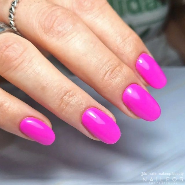 Semi-permanent nail polish color: Fantasy Semi-permanent Gel Polish - 040FAN Nailfor €6.99