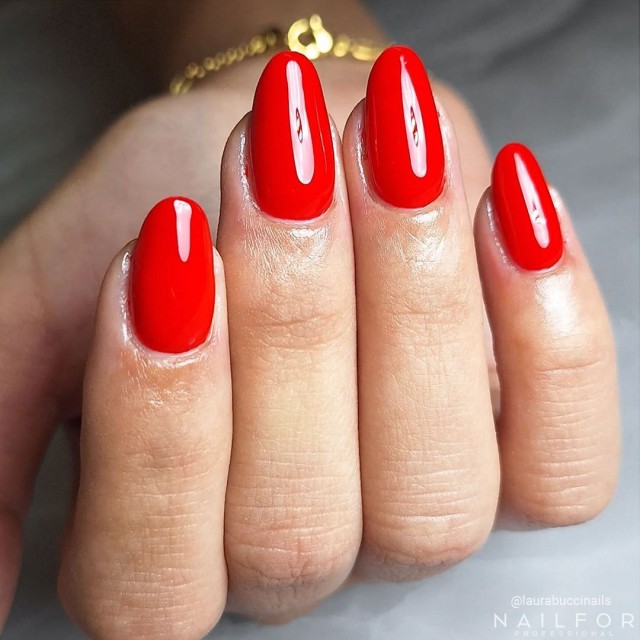 Semi-permanent nail polish color: Fantasy Semi-permanent Gel Polish - 203 Nailfor €6.99